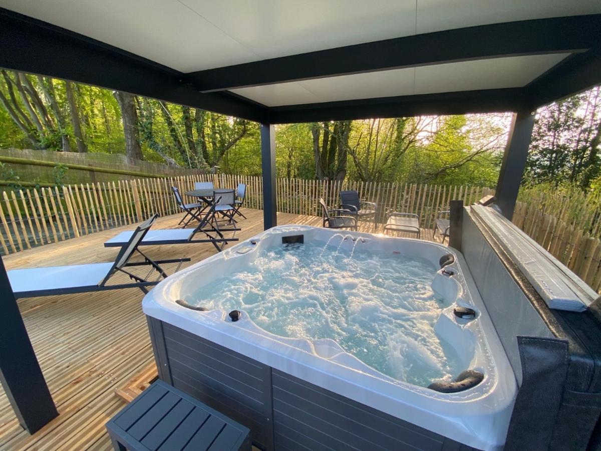 Domaine Du Gros Chene - Terrasses Avec Jacuzzis Privatifs Apartment Ablon Bagian luar foto