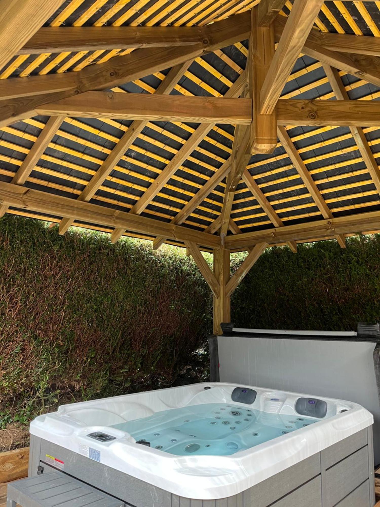 Domaine Du Gros Chene - Terrasses Avec Jacuzzis Privatifs Apartment Ablon Bagian luar foto