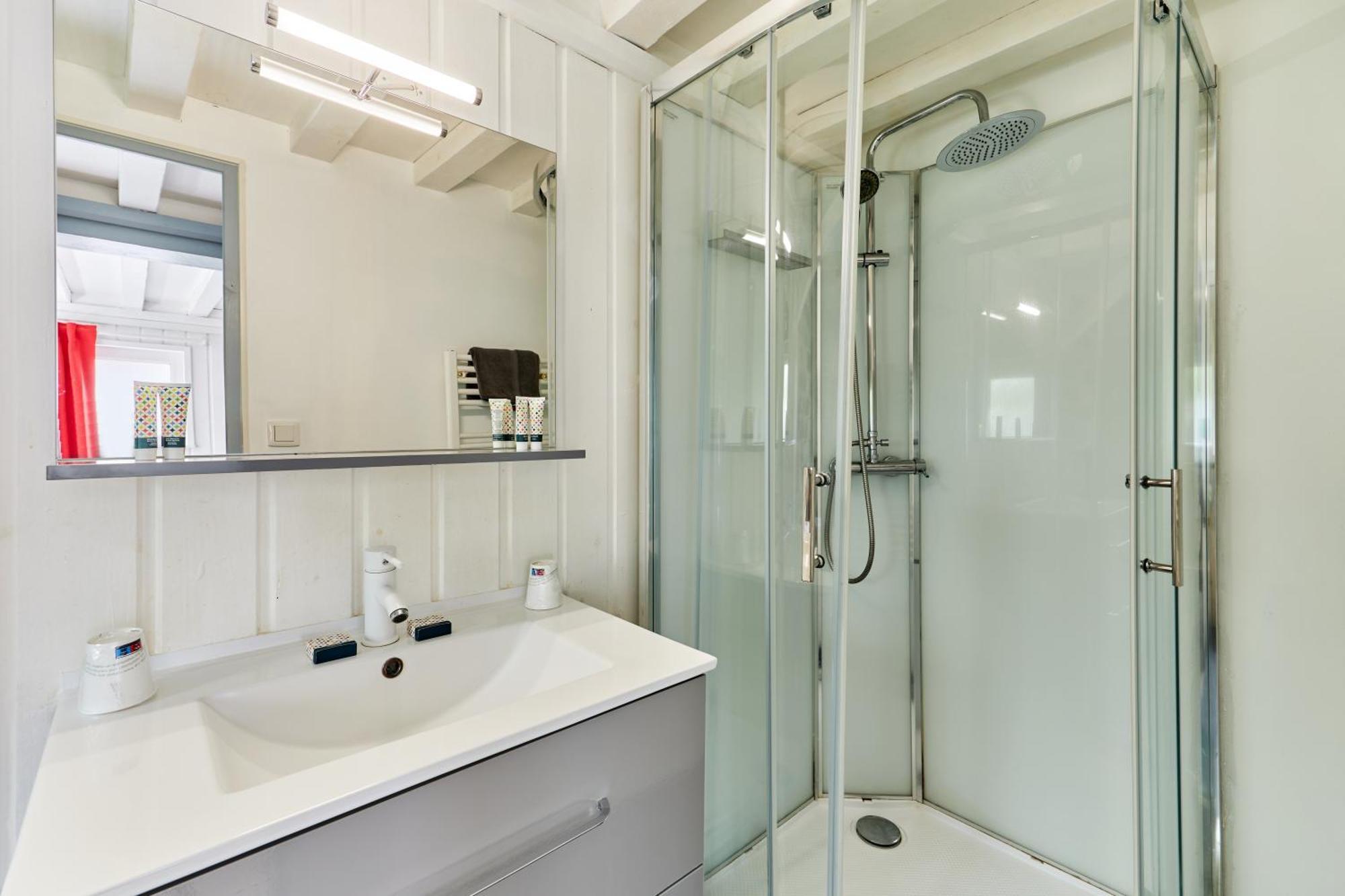 Domaine Du Gros Chene - Terrasses Avec Jacuzzis Privatifs Apartment Ablon Bagian luar foto