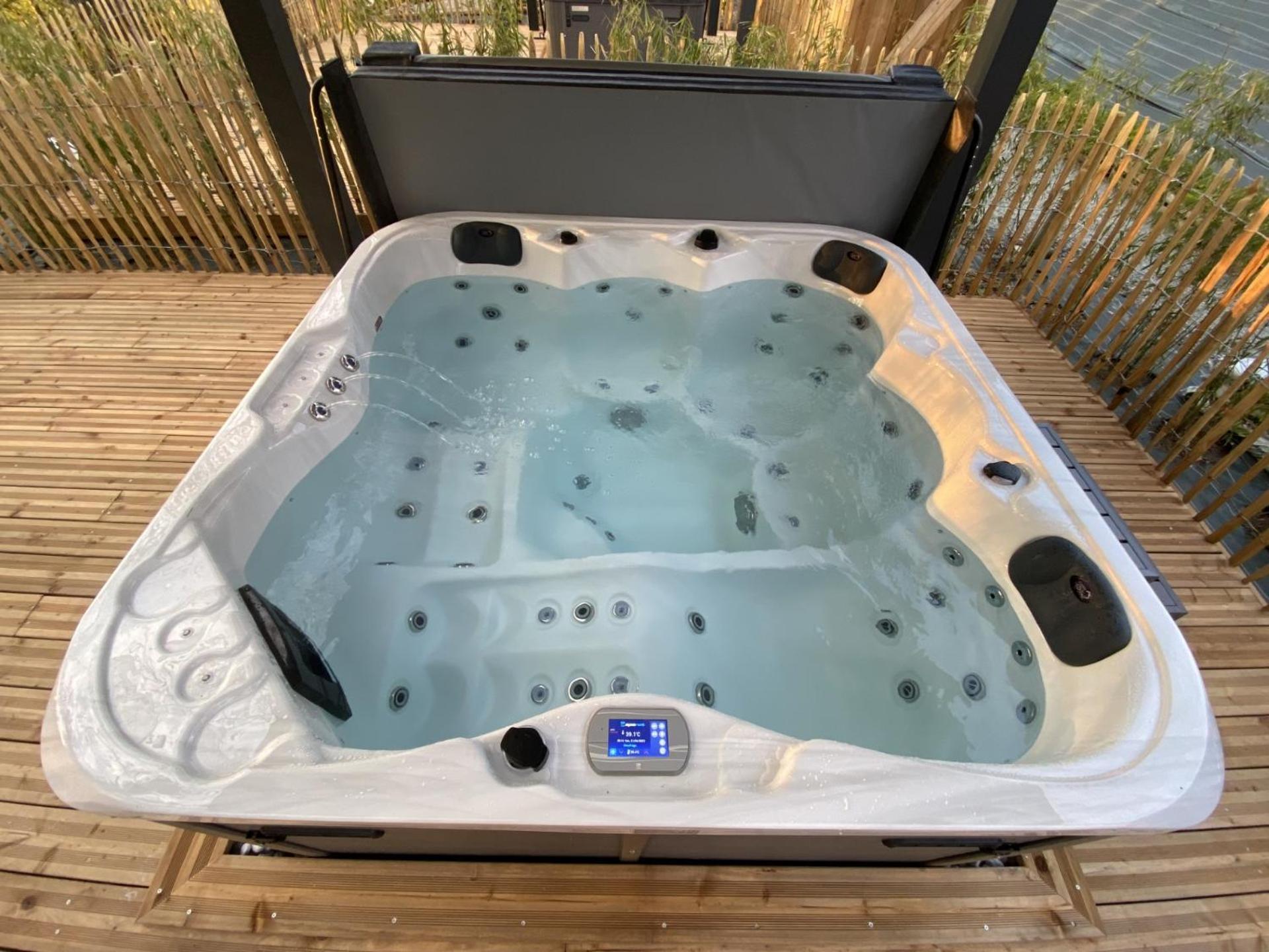 Domaine Du Gros Chene - Terrasses Avec Jacuzzis Privatifs Apartment Ablon Bagian luar foto