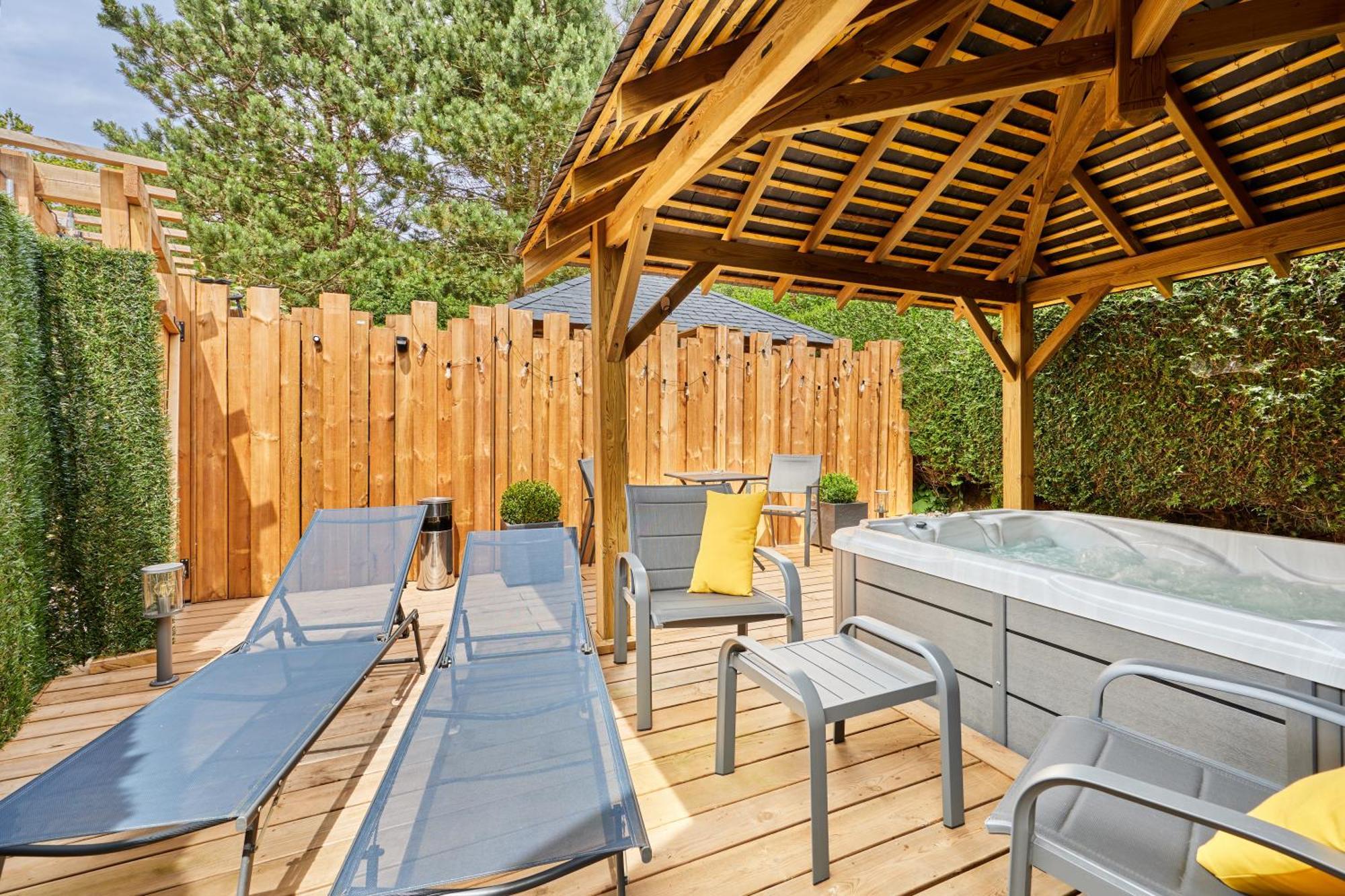 Domaine Du Gros Chene - Terrasses Avec Jacuzzis Privatifs Apartment Ablon Bagian luar foto